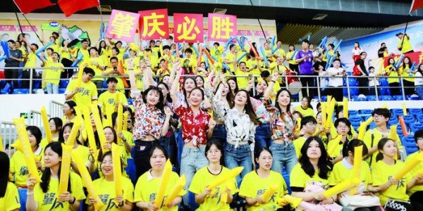 开云-掌声不为胜负喝彩皆因友谊|西江日报|肇庆|刘春|啦啦队|西江_新浪体育_新浪新闻